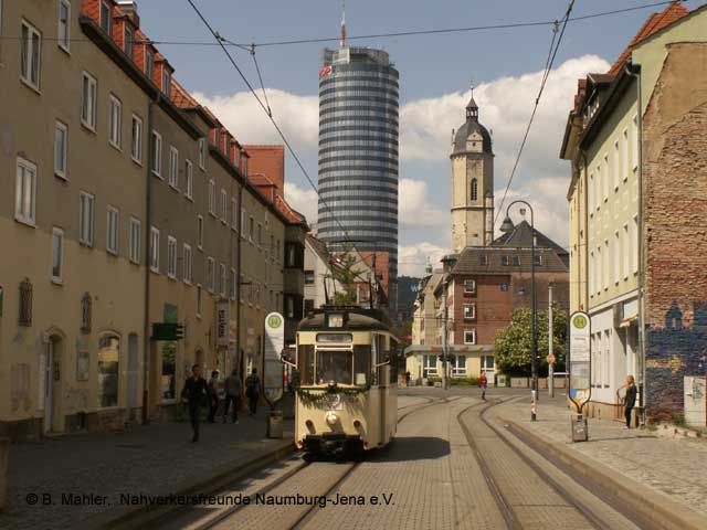 Reko Tw 134II ist am Steinweg unterwegs in Richtung Jena-Ost Reko Tw 134II ist am Steinweg unterwegs in Richtung Jena-Ost